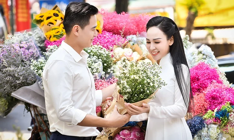 Hà Nội lãng mạn, đầy hoài niệm trong MV mới của Sao Mai Khánh Ly