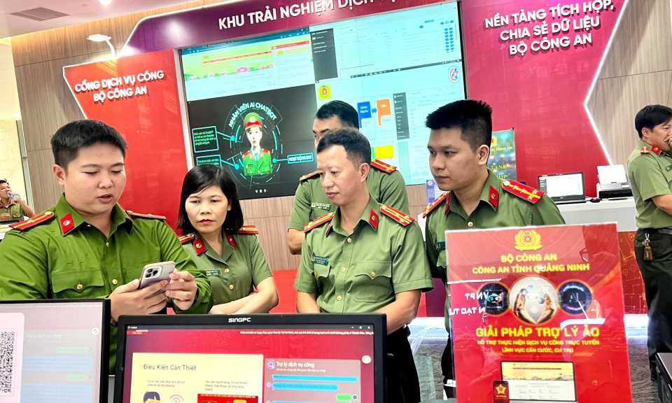 Công an tỉnh giới thiệu sản phẩm công nghệ tại hội nghị chuyển đổi số ngành Công an