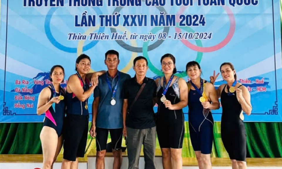 Quảng Ninh giành 15 huy chương tại Giải bơi truyền thống trung, cao tuổi toàn quốc 2024