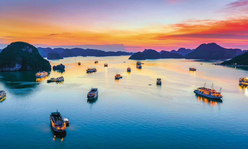 Over 200 billionaires to visit Ha Long Bay by superyachts