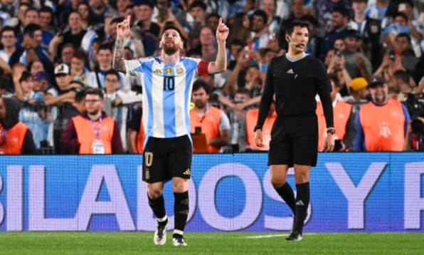 Messi lập hat-trick, Argentina thắng hủy diệt 6-0