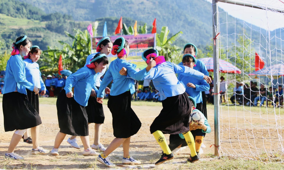 The first-ever ethnic women foolball tournament to be launched in Binh Lieu