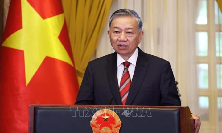 Promoting Party characteristics in building socialist rule-of-law state: Top leader