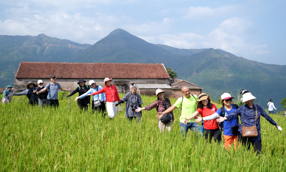 Trekking khám phá thiên nhiên ở Đồng Văn