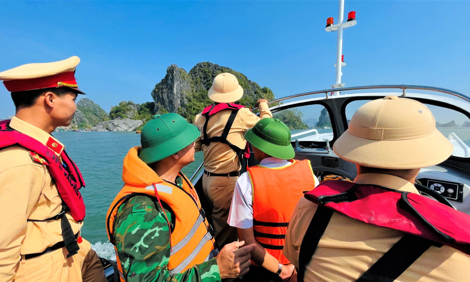 Vân Đồn: Đảm bảo an toàn giao thông tuyến đảo