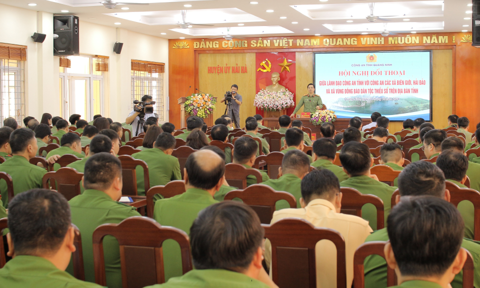 Lãnh đạo Công an tỉnh đối thoại với Công an các xã biên giới, hải đảo, xã vùng đồng bào DTTS