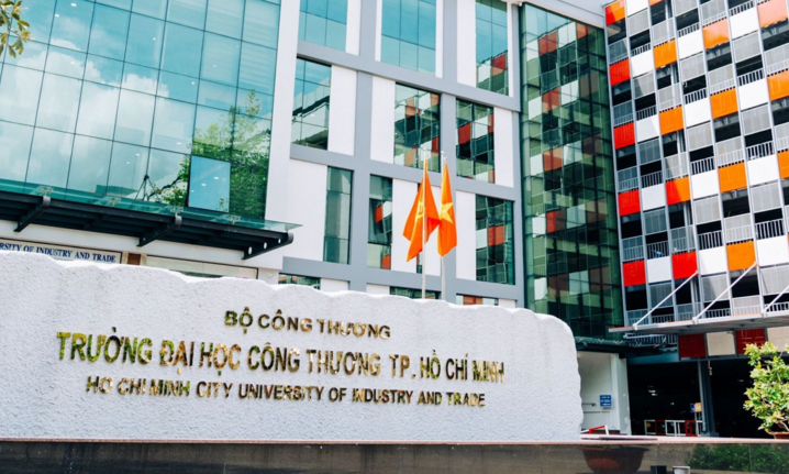 Trường đại học đầu tiên chốt thưởng Tết 2025, lao công nhận bằng mức hiệu trưởng