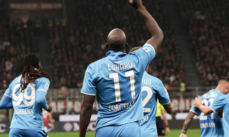 Lukaku lập đại công, Napoli khiến Milan ôm hận