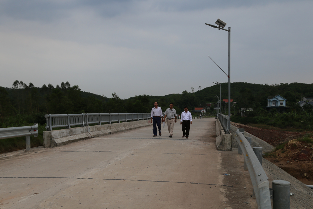Cầu Tình Nghĩa được đầu tư xây dựng đáp ứng nguyện vọng của cử tri, nhân dân xã Đường Hoa