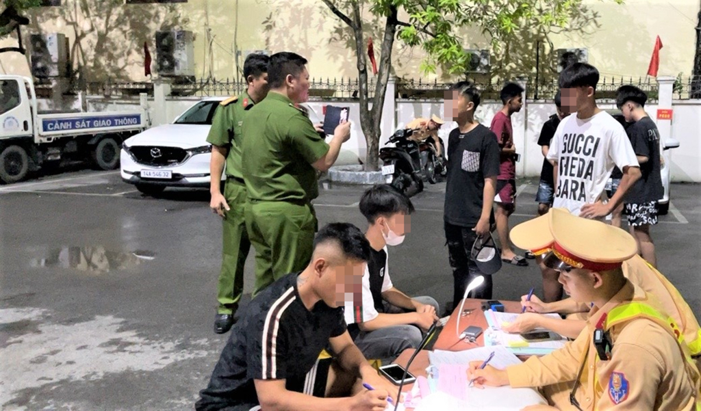 Thông qua nhóm zalo “ATGT thanh thiếu niên Cẩm Phả” thông tin các trường hợp học sinh, thanh thiếu niên vi phạm nhanh chóng được xác định chính xác.