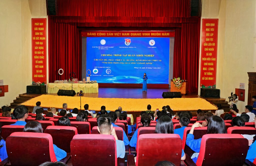 Thành Đoàn Móng Cái tổ chức tập huấn khởi nghiệp “phát triển xu hướng kinh doanh Thương mại điện tử 5.0” cho ĐVTN trên địa bàn.