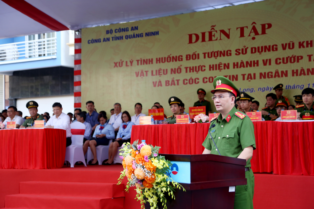 Lãnh đạo Công an tỉnh phát biểu, giao nhiệm vụ tới các lực lượng tại buổi diễn tập