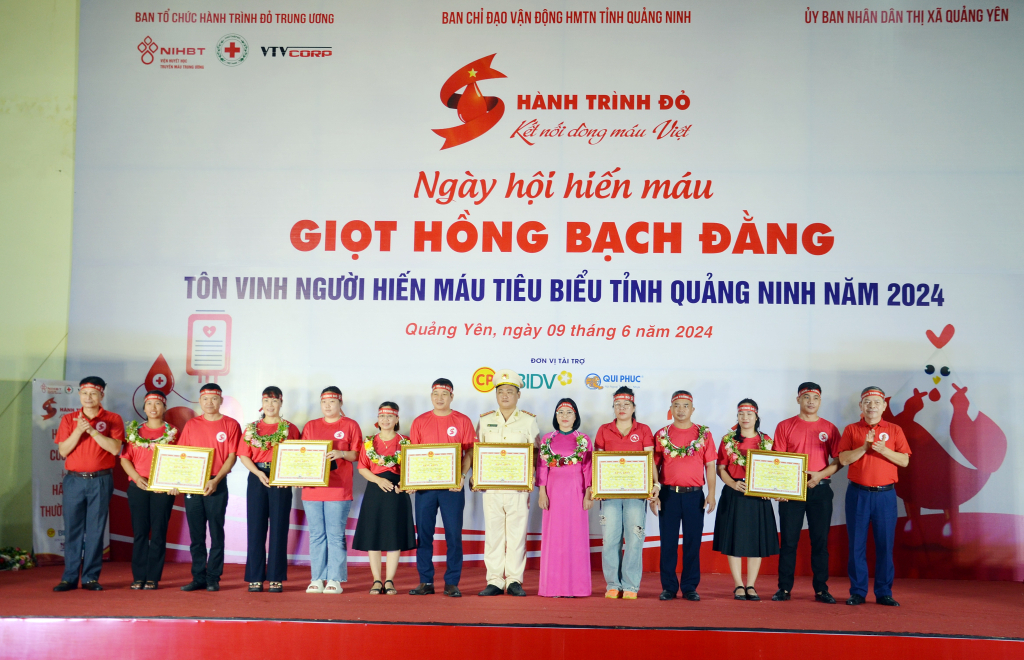 6 hộ gia đình HMTN tiêu biểu toàn tỉnh được UBND tỉnh tặng bằng khen tại Chương trình 