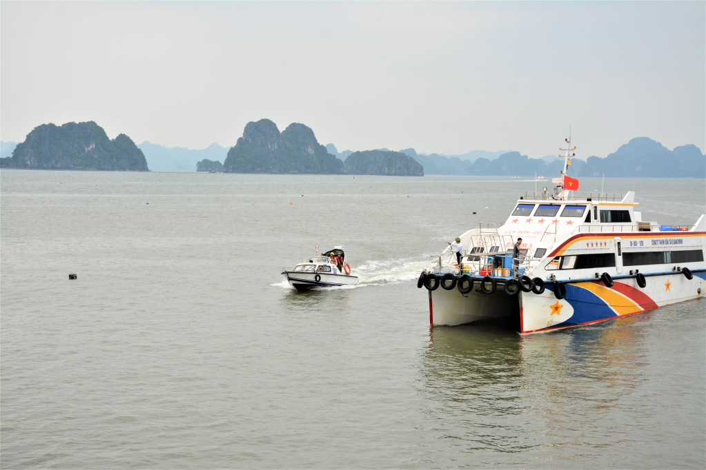 Lực lượng Cảnh sát đường thủy cũng sẽ tăng cường tuần tra đảm bảo TTATGT trên các tuyến luồng, phối hợp với các cơ quan chức năng xử lý nghiêm các vi phạm.