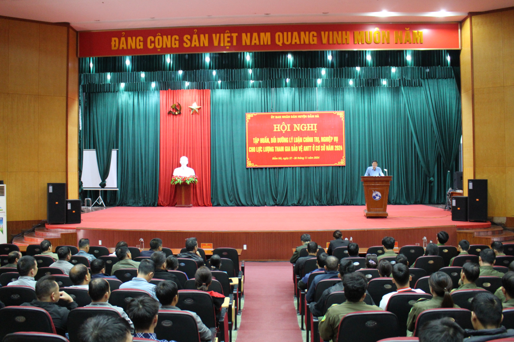 Quang cảnh hội nghị.