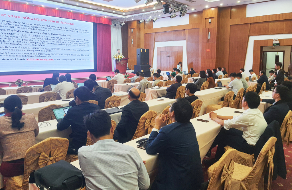 Hội nghị chuyển đổi số trong nông nghiệp thu hút sự tham gia của nhiều chuyên gia, nhà khoa học, doanh nghiệp và đại diện chính quyền địa phương