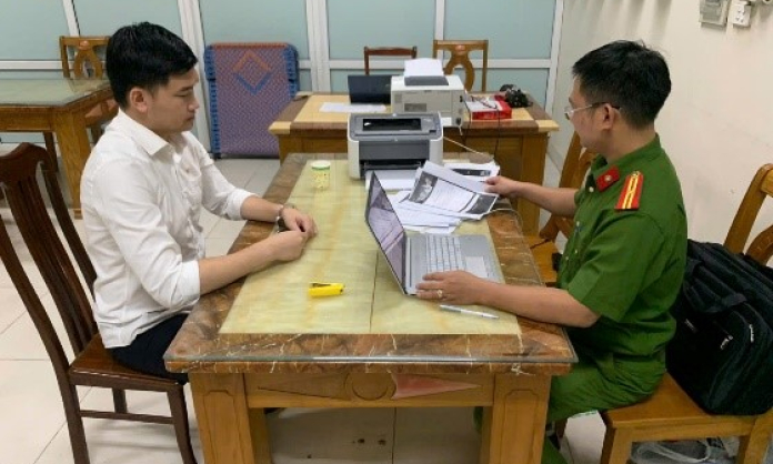 Khởi tố nguyên nhân viên ngân hàng lừa đảo chiếm đoạt hàng tỷ đồng