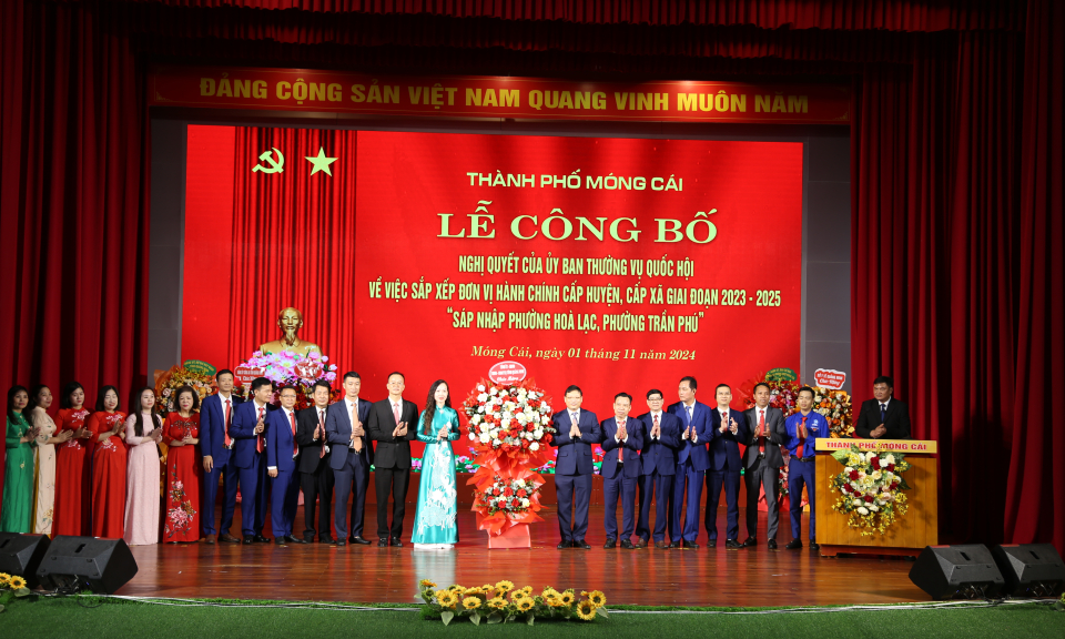 Móng Cái: Công bố Nghị quyết của Ủy ban Thường vụ Quốc hội về sáp nhập phường Trần Phú - phường Hòa Lạc