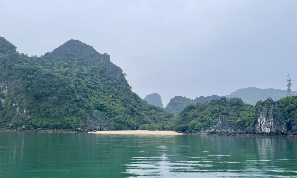  广宁省旅游业继续巩固尤为重要的经济产业地位
