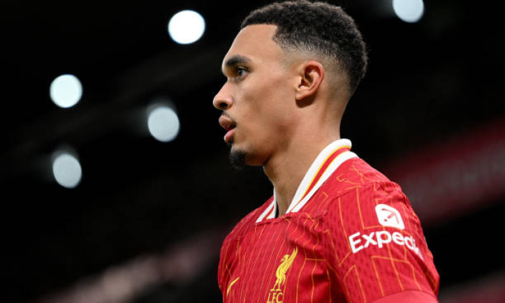 Alexander-Arnold rời Liverpool? Lawrenson đề xuất giữ chân Van Dijk, Salah