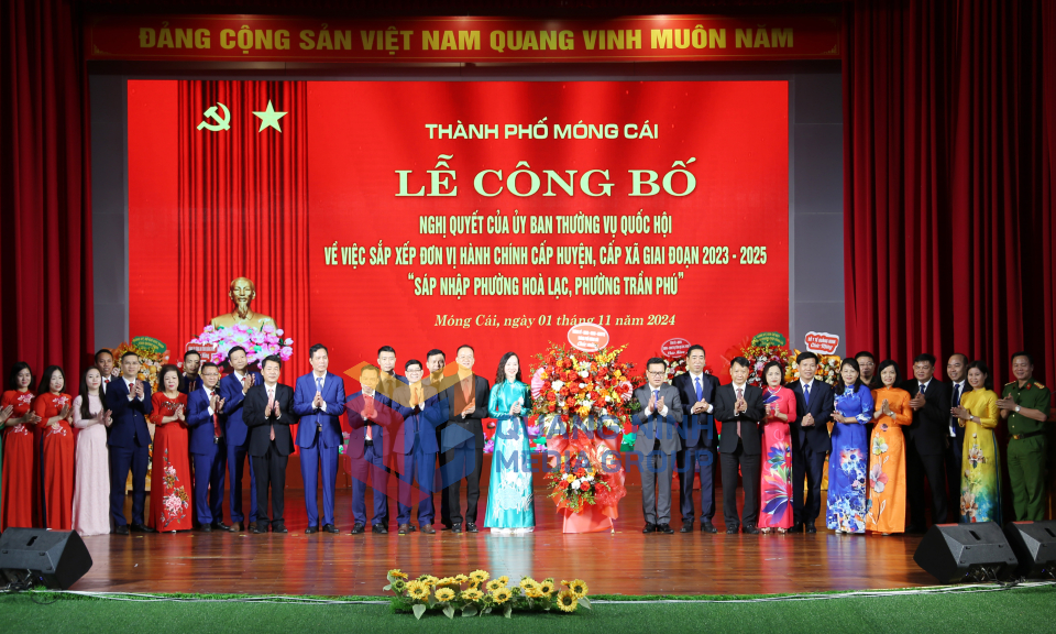 Móng Cái công bố Nghị quyết của Ủy ban Thường vụ Quốc hội về sáp nhập phường Trần Phú - phường Hòa Lạc, tháng 11-2024