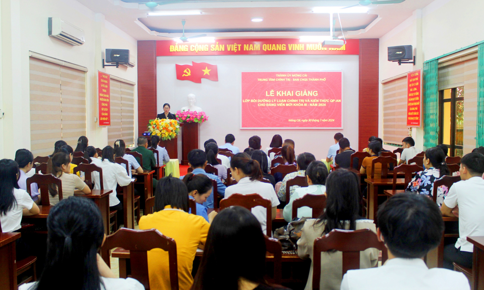TP Móng Cái: Nâng cao chất lượng giáo dục chính trị, tư tưởng cho cán bộ, đảng viên 