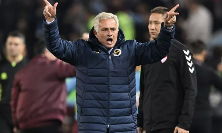 Mourinho lại dính án phạt vì phát ngôn gây sốc