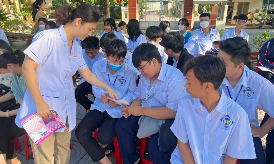 Quan tâm giáo dục sức khỏe sinh sản vị thành niên