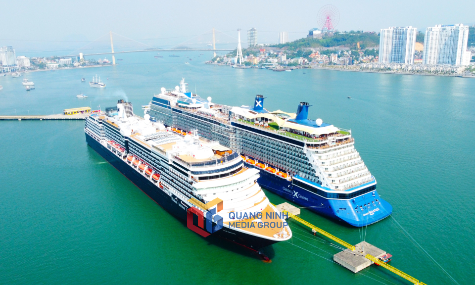 Two cruise ships bring over 4.700 int’l tourists to Ha Long