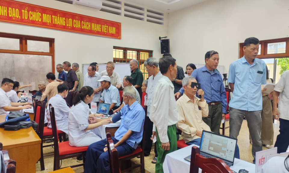 Không ngừng chăm lo cho người có công