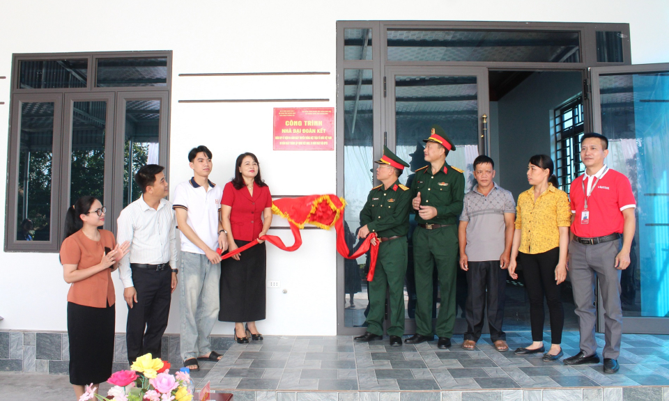 Ban Chỉ huy Quân sự TP Móng Cái khánh thành và bàn giao "Nhà Đại đoàn kết”