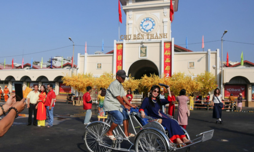 Tour Tết trong nước bị 'quay lưng' vì giá vé máy bay cao