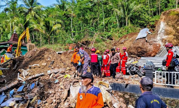 Lở đất và lũ quét ở Indonesia, nhiều người thương vong