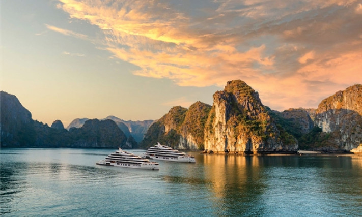 A cruise operating on Ha Long Bay wins World’s Best Green Cruise Line award