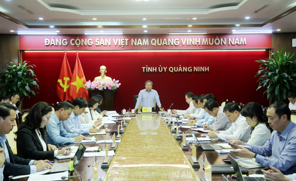 Đồng chí Vũ Đại Thắng, Ủy viên Trung ương Đảng, Bí thư Tỉnh ủy, kết luận cuộc họp.