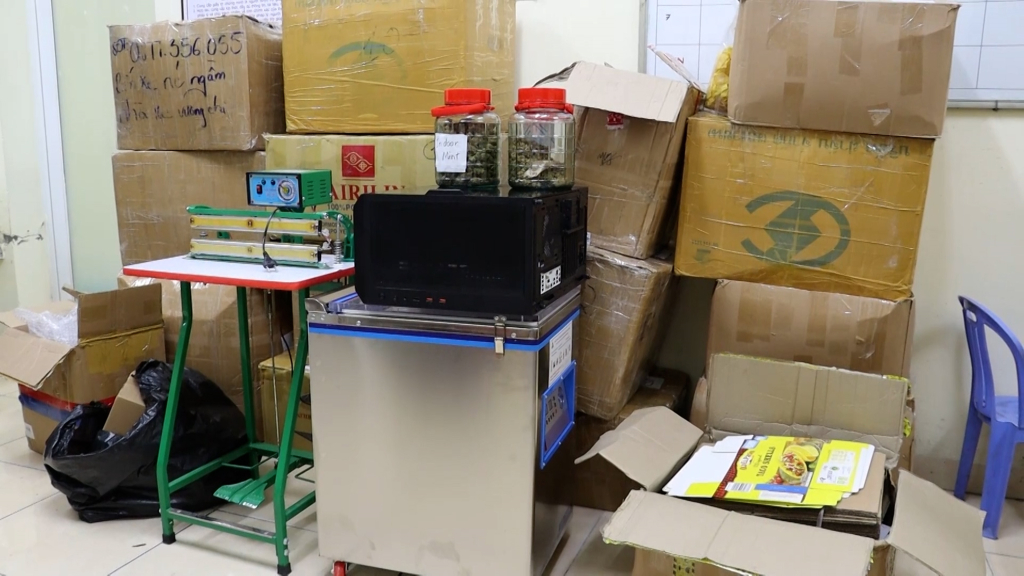 Một số tang vật được cơ quan công an Quảng Ninh thu giữ trong chuyên án đấu tranh đường dây buôn bán chất ma túy cần sa liên tỉnh trên không gian mạng thời gian vừa qua.