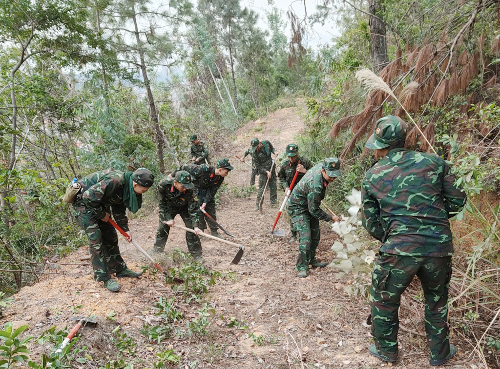 Tạo đường băng cản lửa.