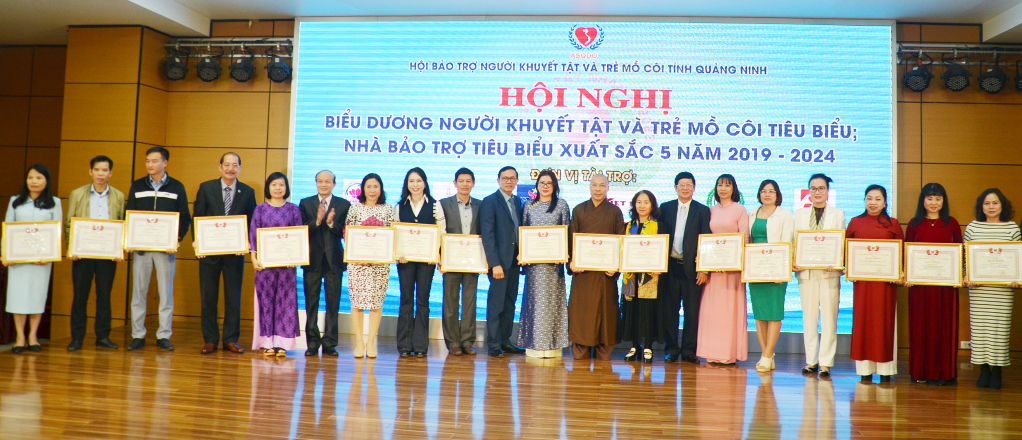 20 nhà bảo trợ tiêu biểu đã có thành tích xuất sắc trong hoạt động trợ trợ NKT,TMC tỉnh Quảng Ninh, giai đoạn 2020-2024 được Trung ương Hội Bảo trợ NKT-TMC Việt Nam khen thưởng.