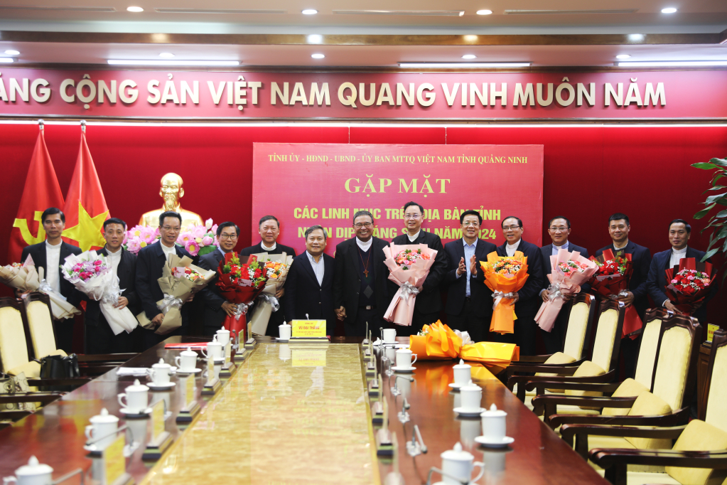 Tỉnh Quảng Ninh đã tổ chức gặp mặt các linh mục phụ trách các Giáo xứ, Giáo hạt trên địa bàn tỉnh nhân dịp Giáng sinh 2024. Ảnh: Đỗ Phương