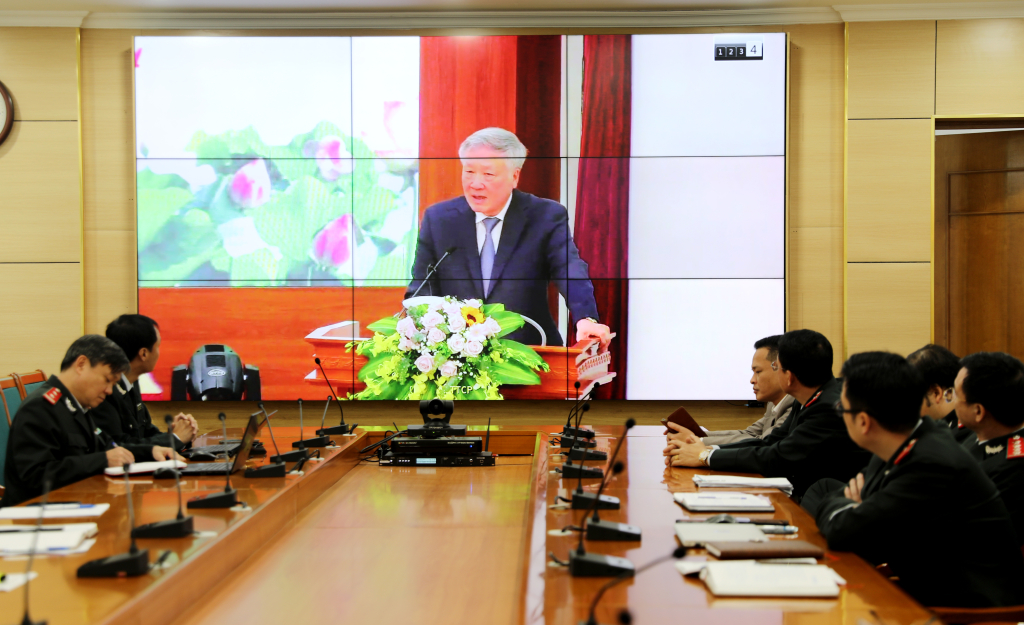 Phó Thủ tướng Thường trực Chính Phủ Nguyễn Hòa Bình phát biểu chỉ đạo tại hội nghị