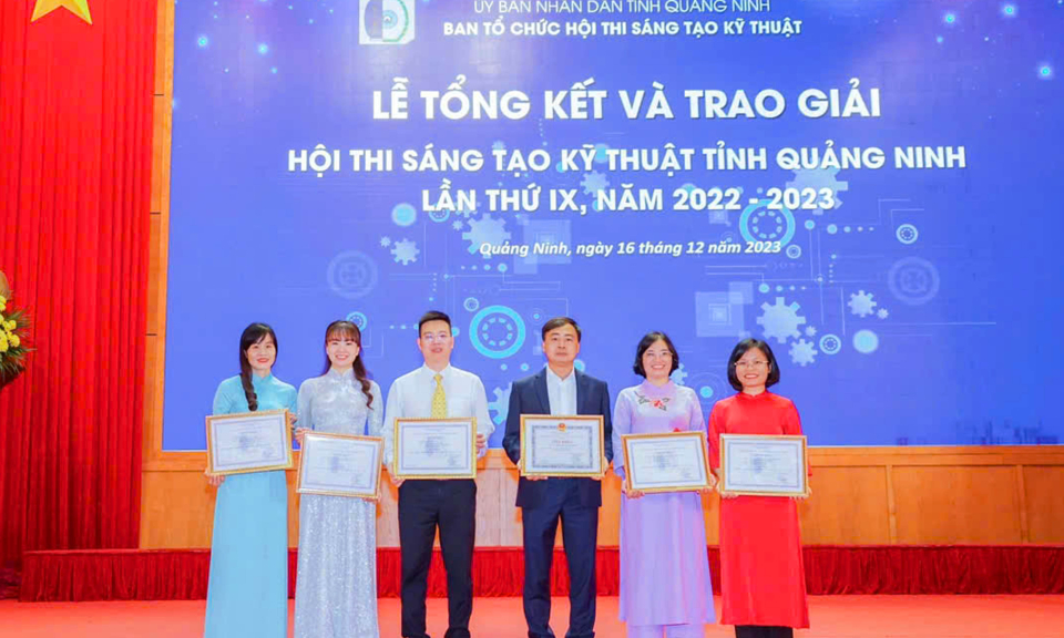 Cô giáo trẻ truyền lửa đam mê học tiếng Anh