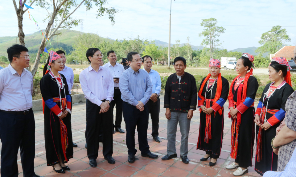 Phó Bí thư Tỉnh ủy Đặng Xuân Phương kiểm tra công tác tổ chức bầu trưởng thôn, khu phố tại TP Hạ Long và TP Cẩm Phả