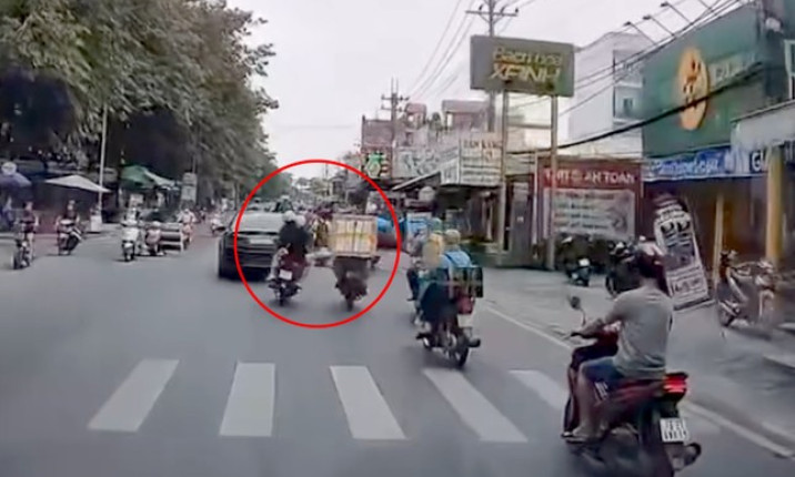 Nam thanh niên đạp ngã người đàn ông đi xe máy bị phạt 6,5 triệu đồng