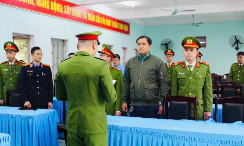 Bắt một Chủ tịch UBND thị trấn ở Hà Giang