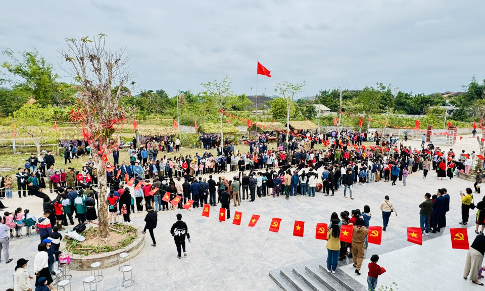 Khai trương Làng Văn hóa - Du lịch dân tộc Sán Dìu xã Bình Dân (Vân Đồn)