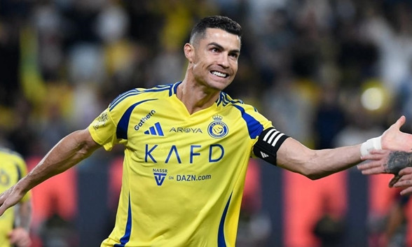 Cristiano Ronaldo tiếp tục khuấy đảo Youtube