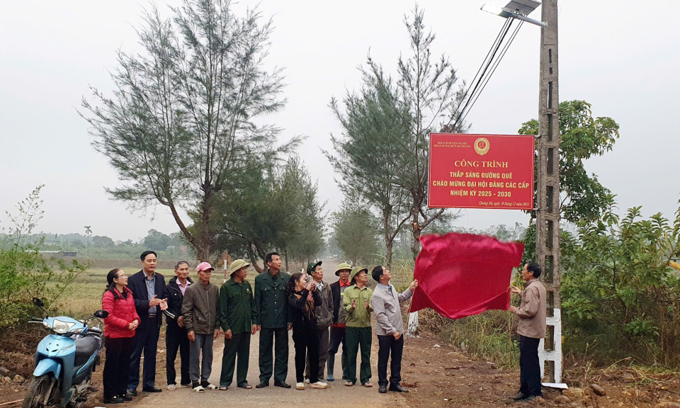 Hải Hà: Lắp đặt 230 đèn điện năng lượng mặt trời tại 5 xã, thị trấn