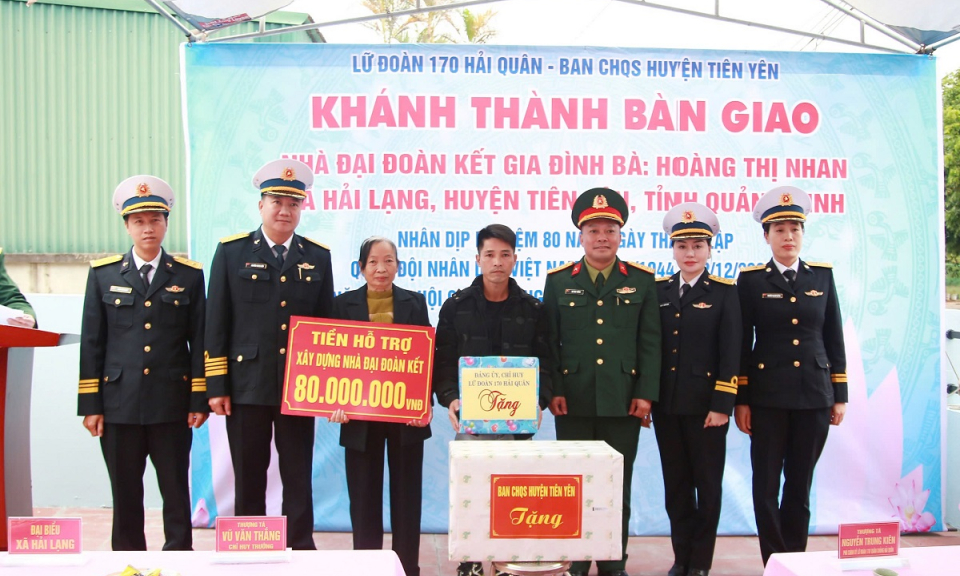 Bàn giao nhà Đại đoàn kết cho gia đình khó khăn huyện Tiên Yên