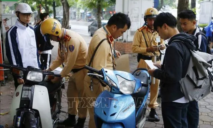 Từ 2025, học sinh học kỹ năng lái xe gắn máy an toàn tại trường