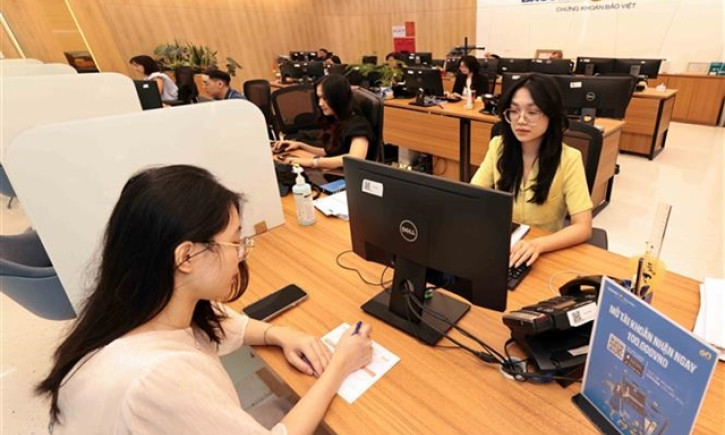 Open-end funds outperform amid stock market challenges in 2024